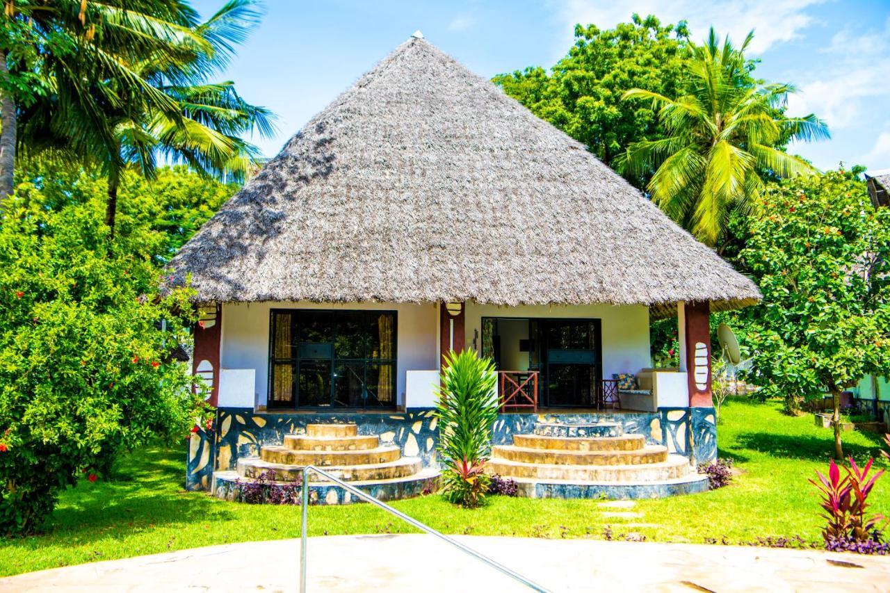 Oasis Diani Beach Villas Экстерьер фото
